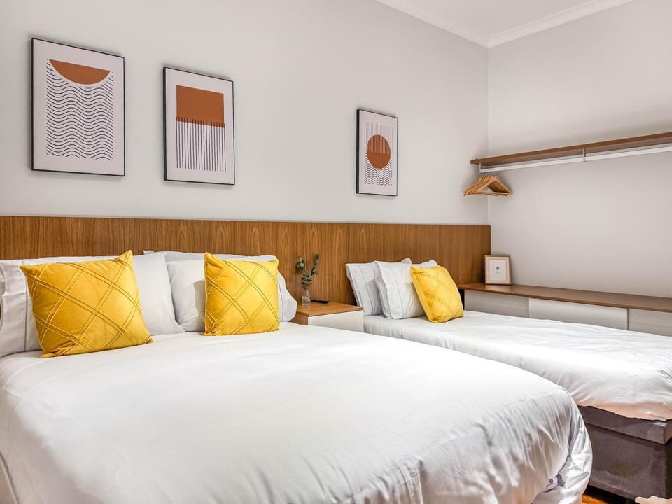Bed, Photo of the whole room, Bedroom, air conditioner, air conditioner