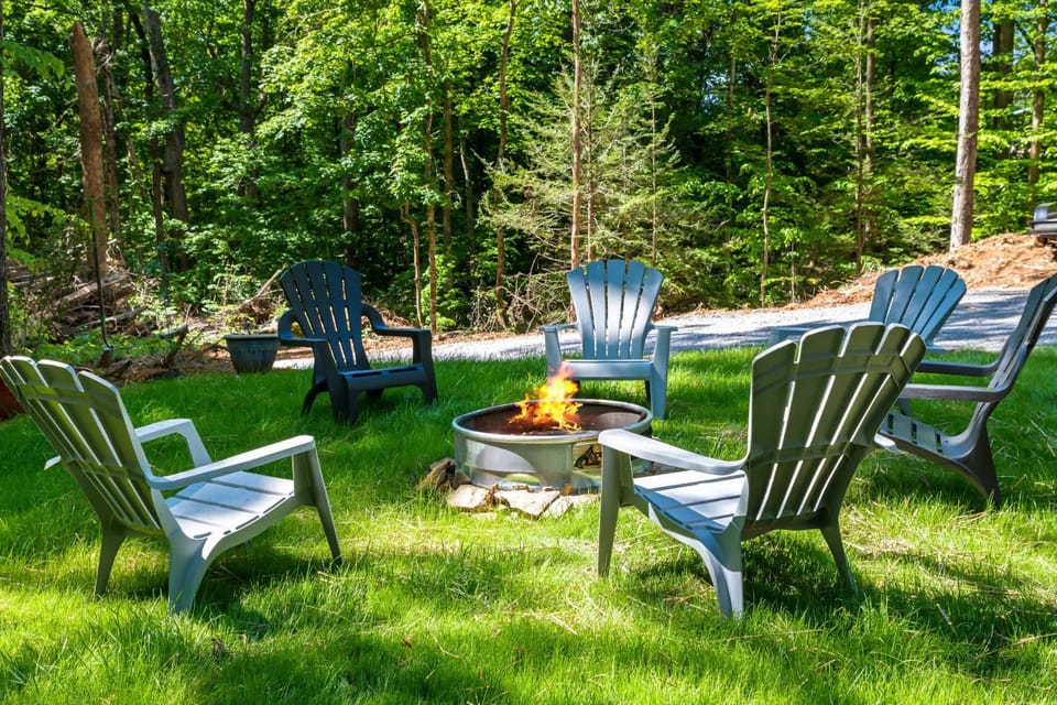 Harmony Ridge Cabin with Fire Pit Grill Trails Family Friendly Cabin in Sevier County