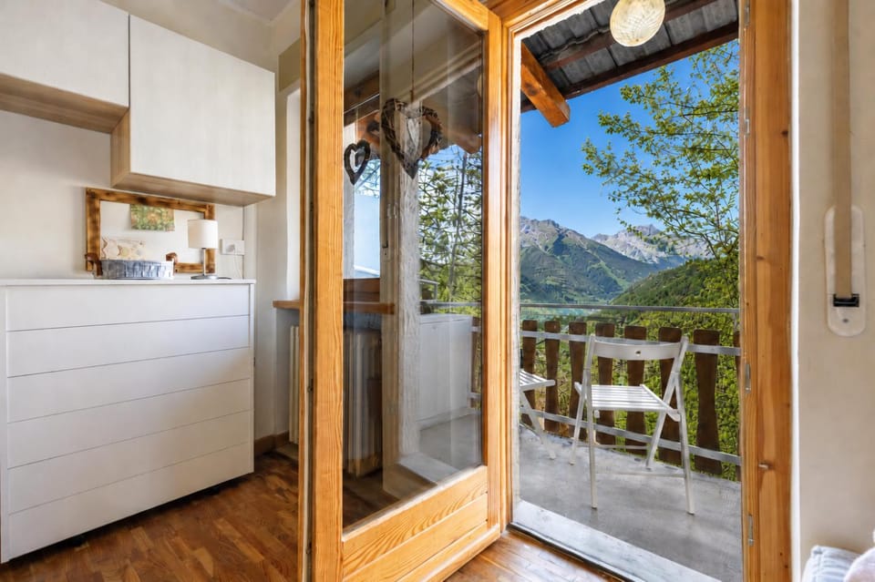 Hostdomus - Clotes 67 Studio Apartment in Sauze d'Oulx