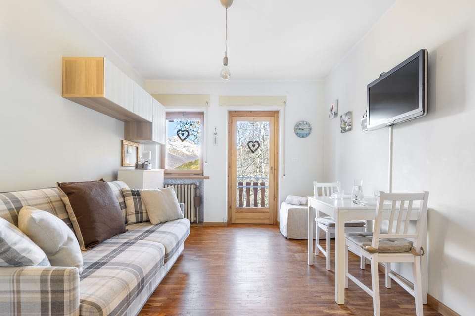 Hostdomus - Clotes 67 Studio Apartment in Sauze d'Oulx