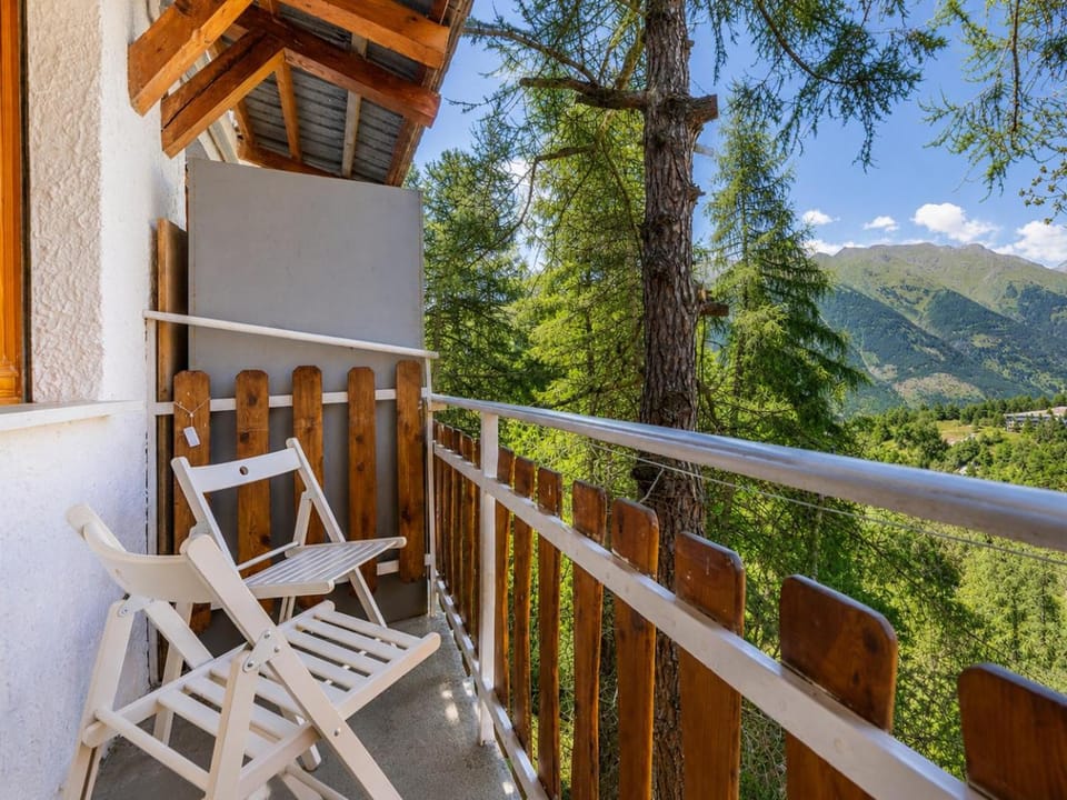 Hostdomus - Clotes 67 Studio Apartment in Sauze d'Oulx
