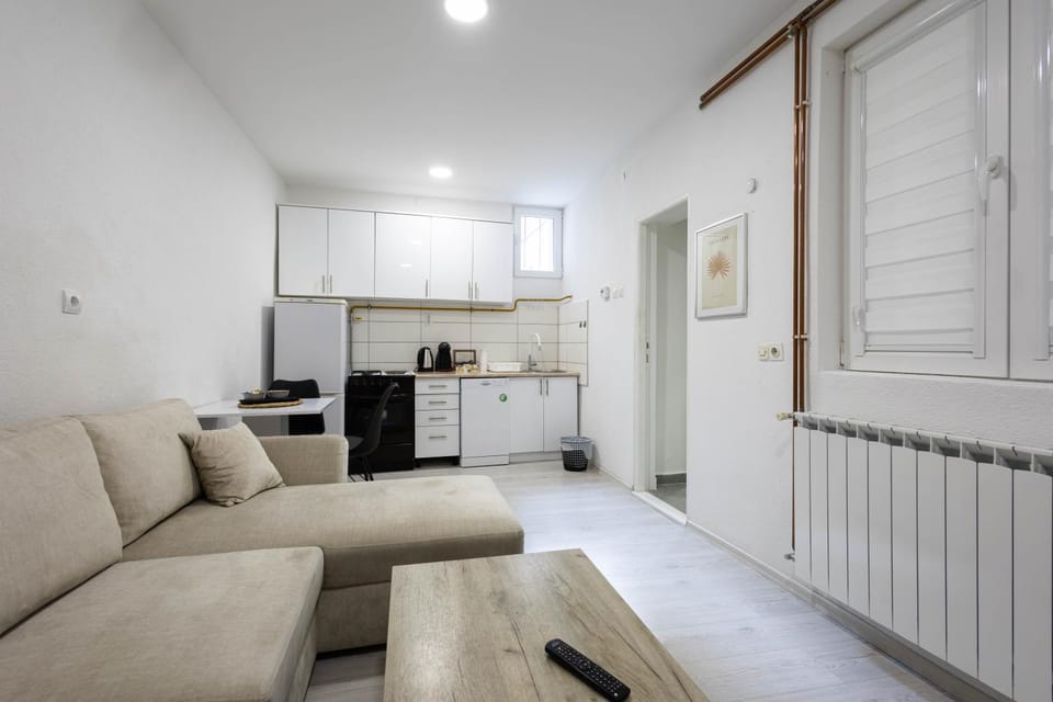Living room, Seating area, kitchen