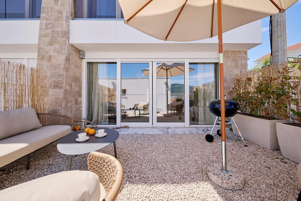 Patio, Balcony/Terrace, Seating area