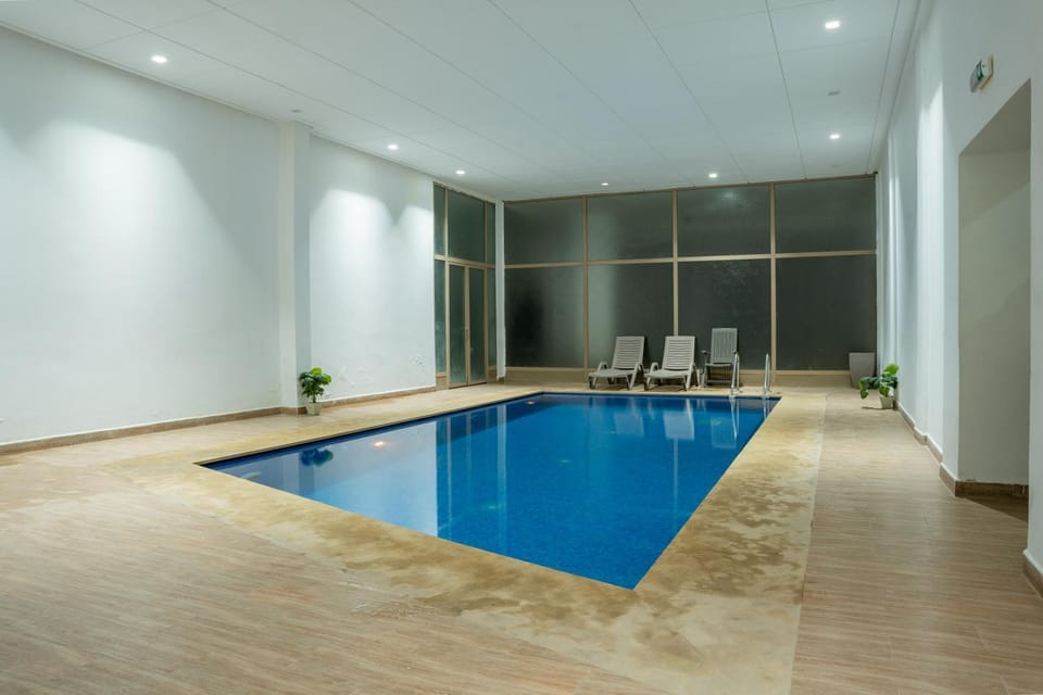 Swimming pool, Swimming pool