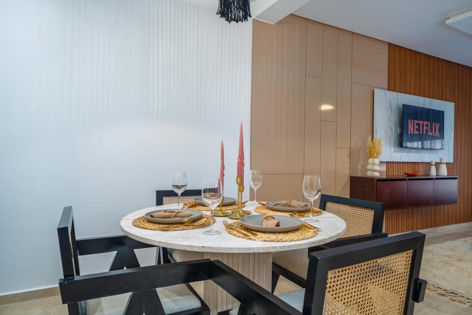 Seating area, Dining area