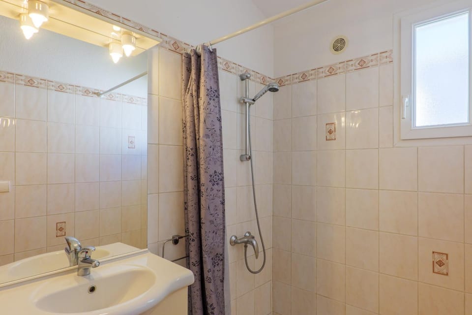 Bathroom, Living room