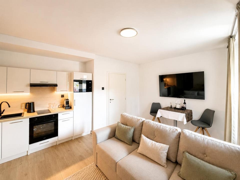 Living room, Dining area, kitchen