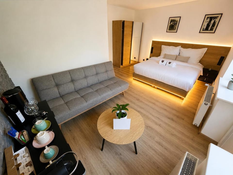 Seating area, Bedroom, minibar