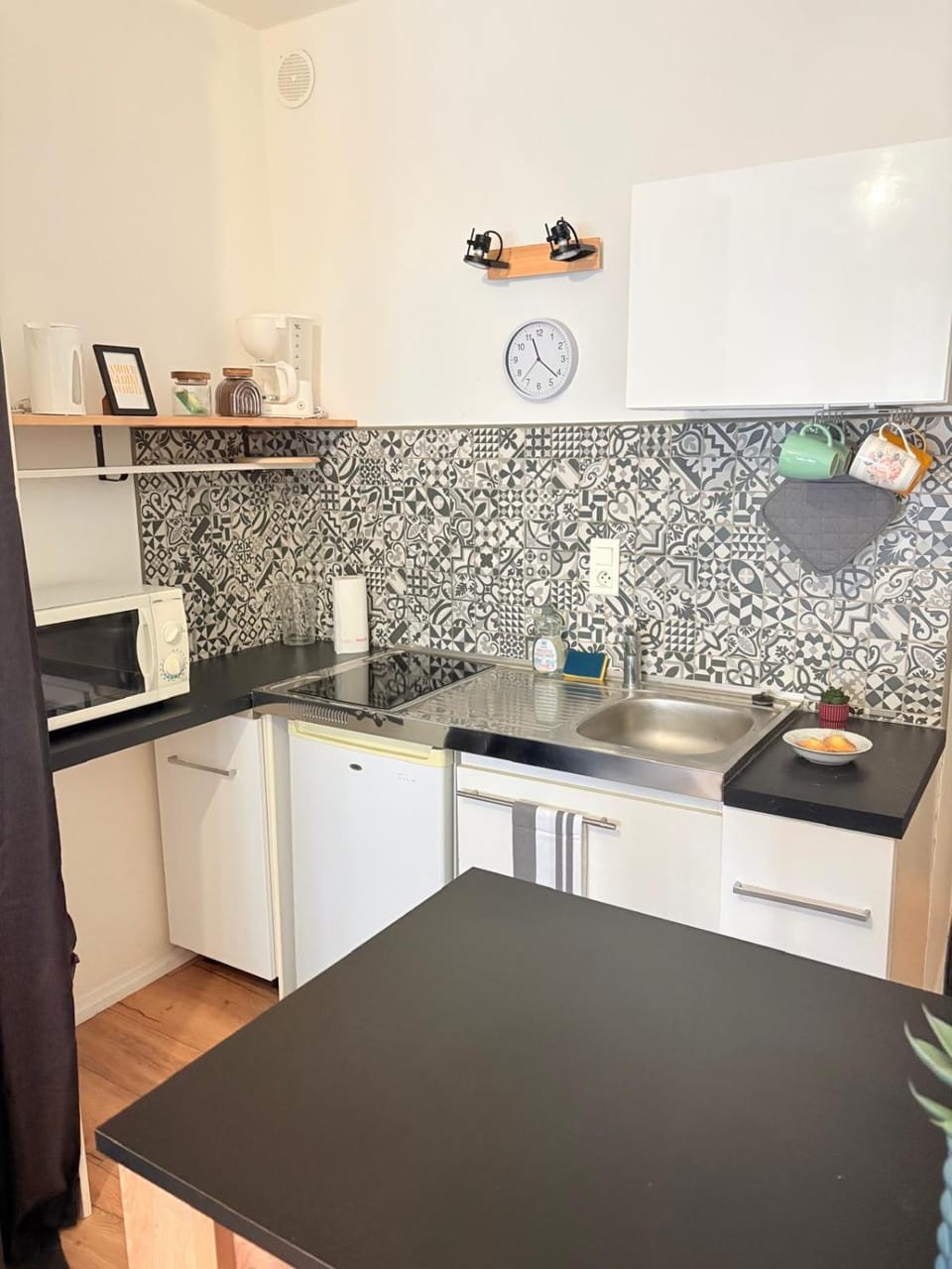 Kitchen or kitchenette, stove