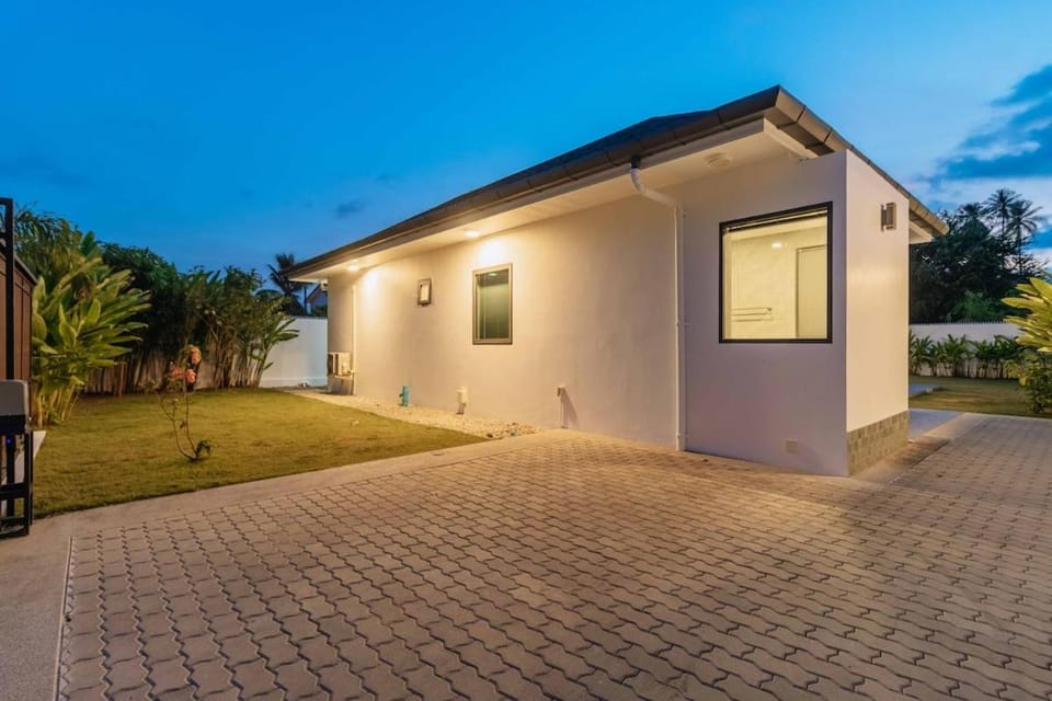 3 Villas 9BR 3 Pools Perfect for Big Groups V305 Apartment in Chalong