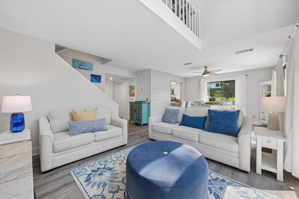 Living room, Photo of the whole room, Seating area