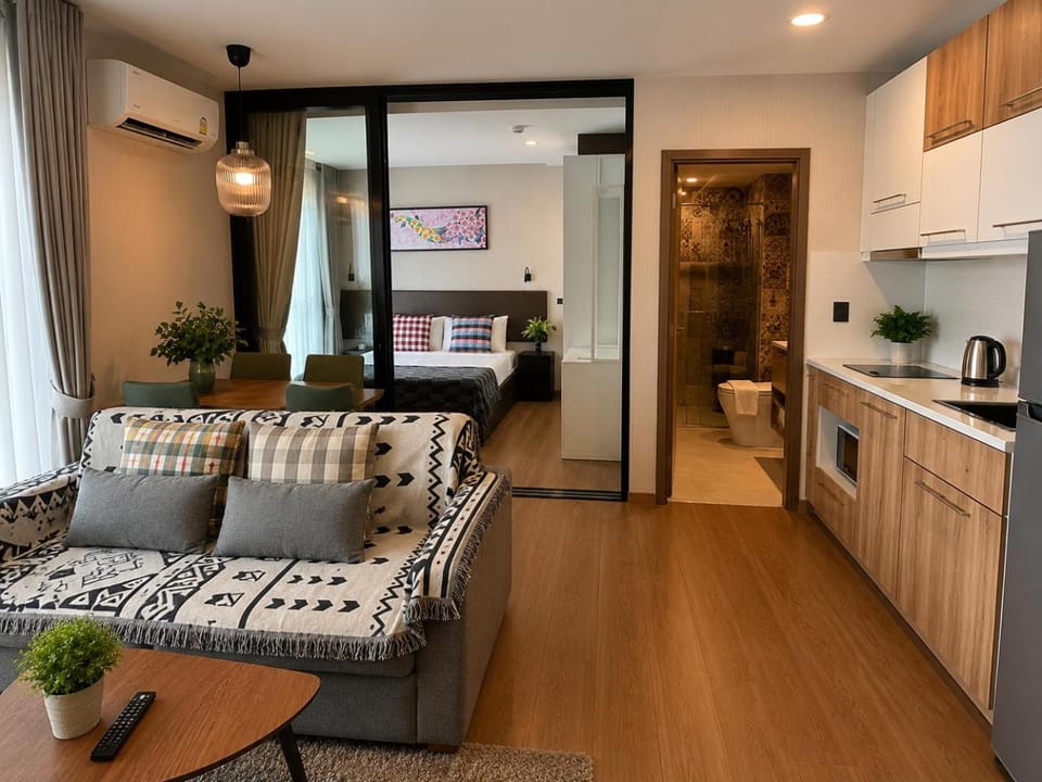 Kitchen or kitchenette, Living room, Other, Seating area, Dining area, stove