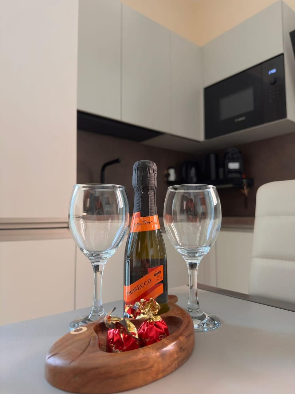 TV and multimedia, Kitchen or kitchenette, Living room, Seating area, Dining area, air conditioner