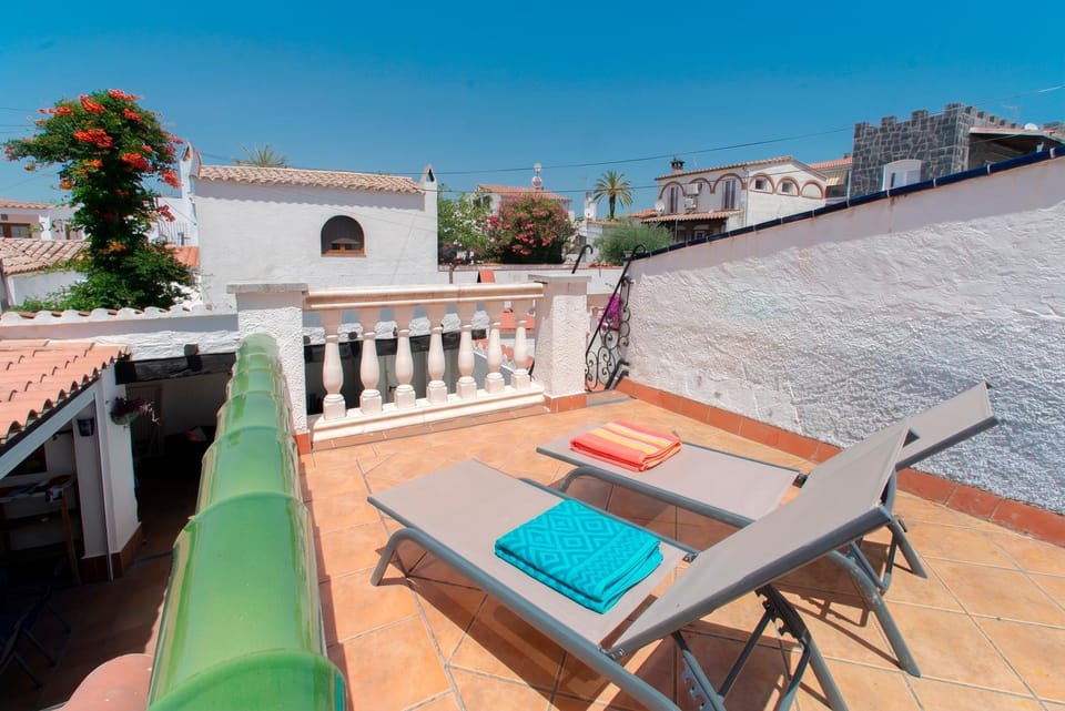 Patio, Balcony/Terrace, sunbed