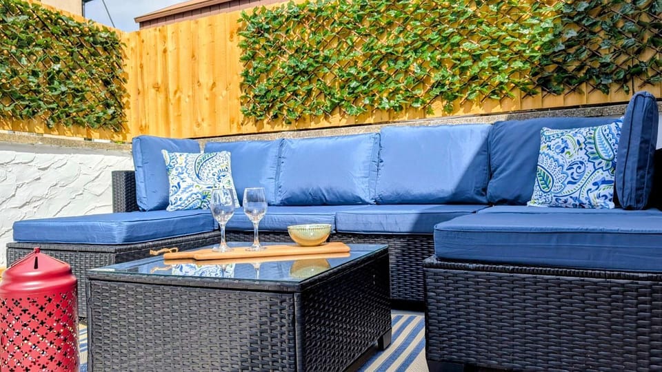 Patio, Seating area