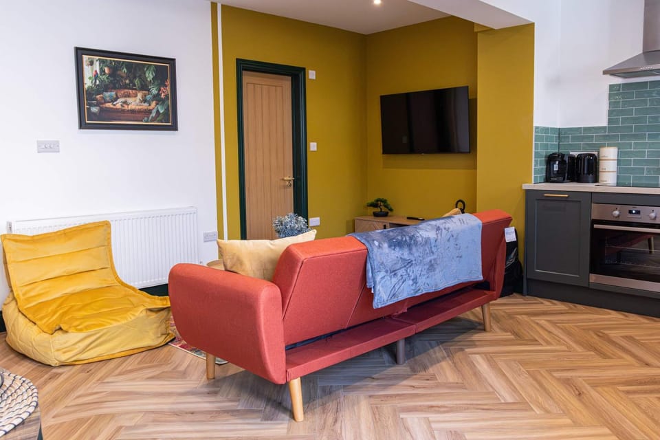 TV and multimedia, Living room, Seating area, Dining area, pet friendly