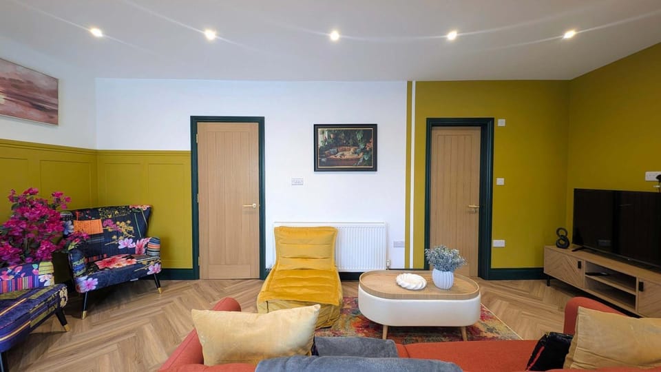 TV and multimedia, Living room, Seating area