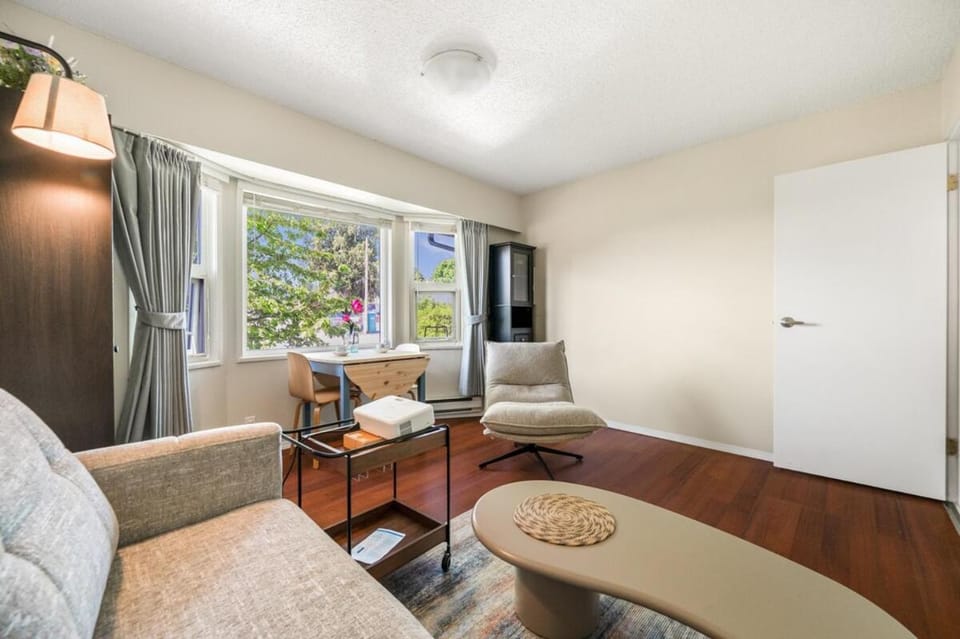 Bright and Cozy 1BR Suite, Quiet Coquitlam Stay House in Coquitlam