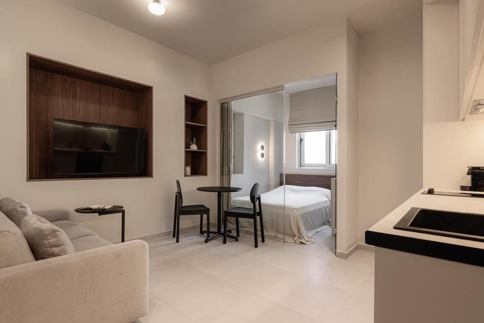 Bed, Kitchen or kitchenette, Living room, Photo of the whole room, Seating area, Dining area, Bedroom