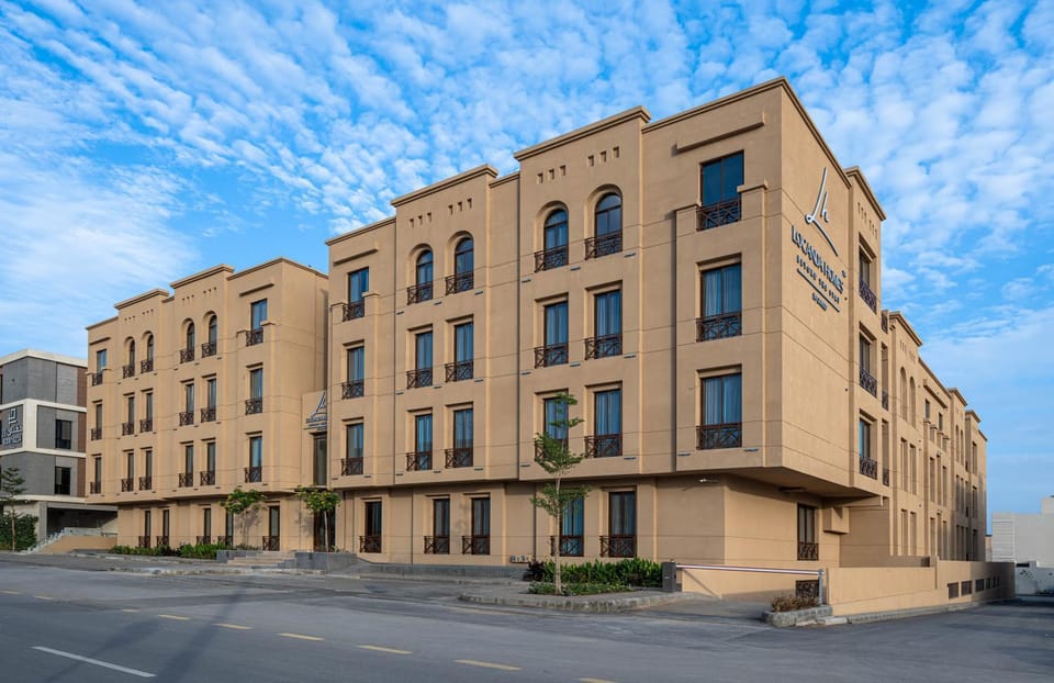 Property building, Facade/entrance