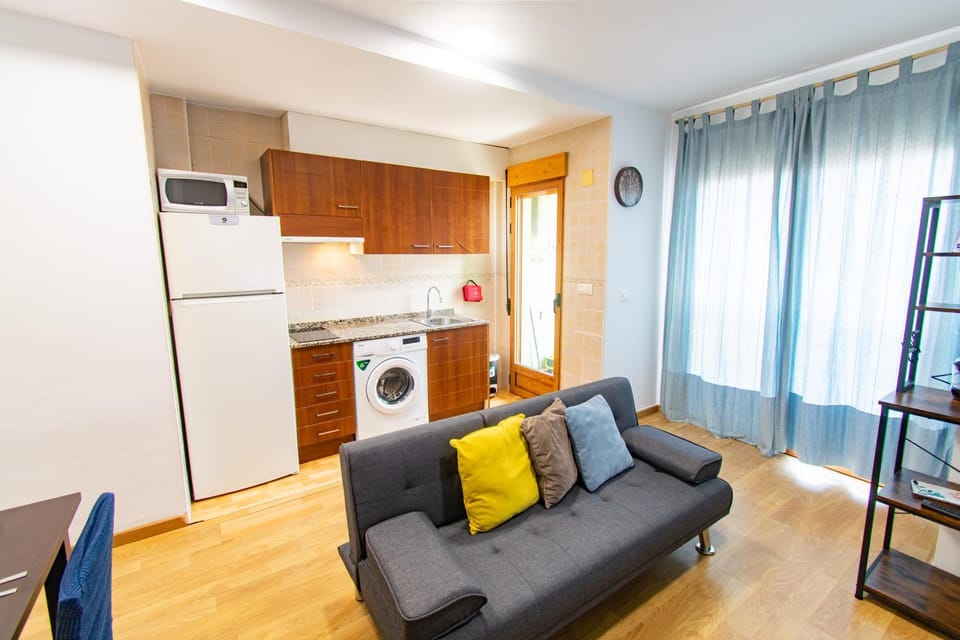 Living room, Dining area, stove, washing machine