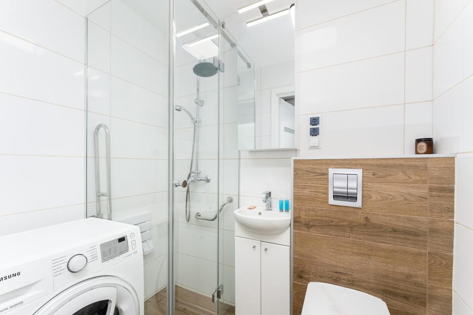 Shower, Bathroom, towels