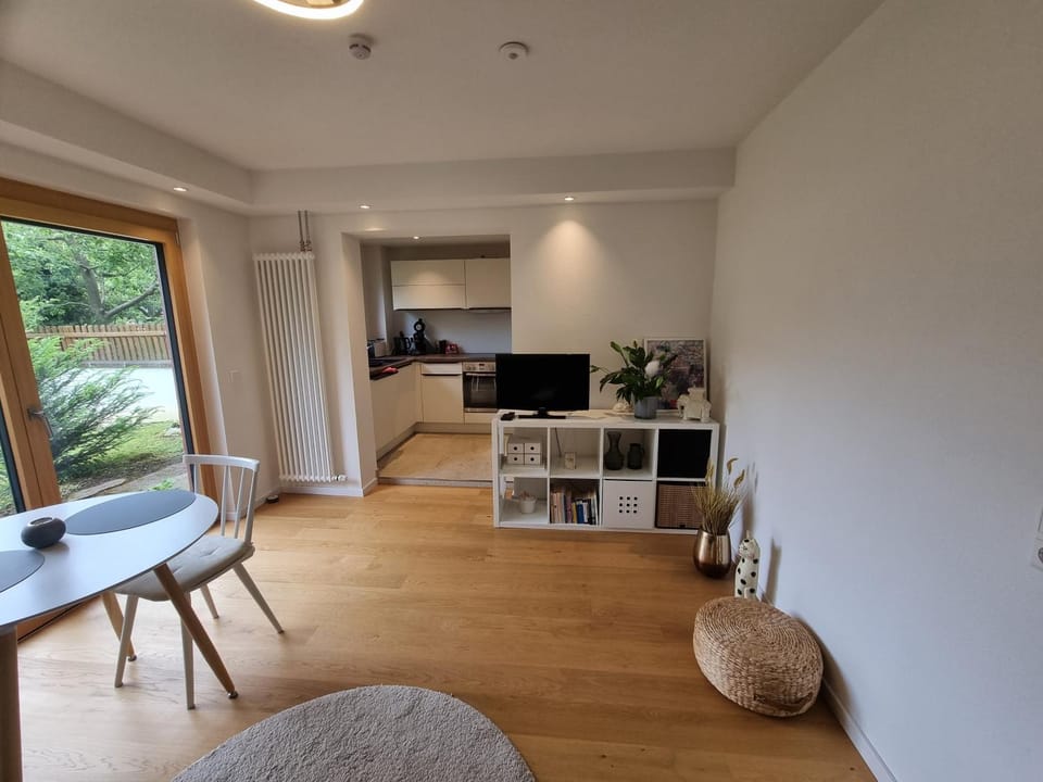 TV and multimedia, Living room, Dining area
