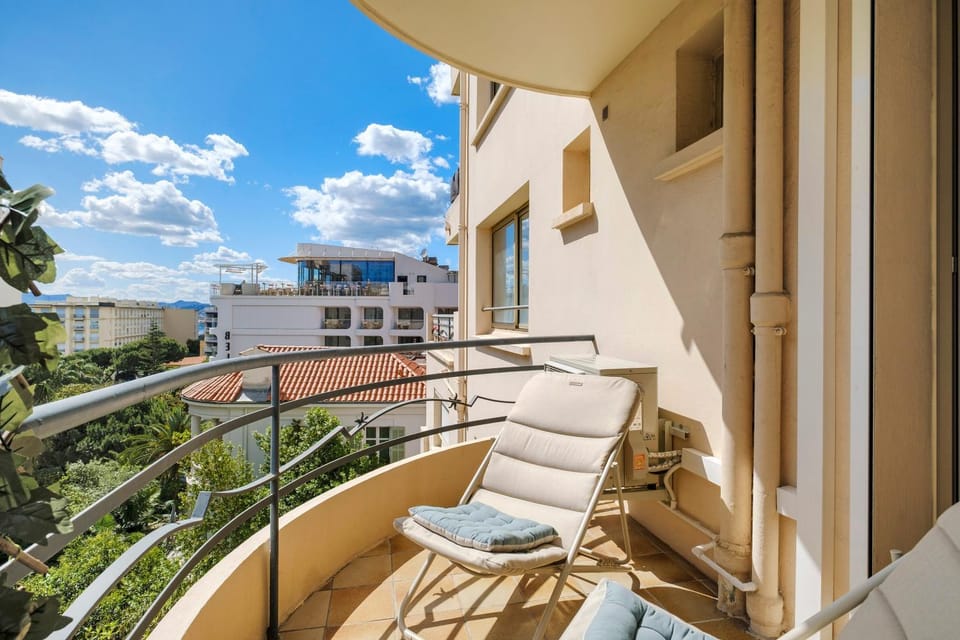 Castel Plage Apartment in Cannes