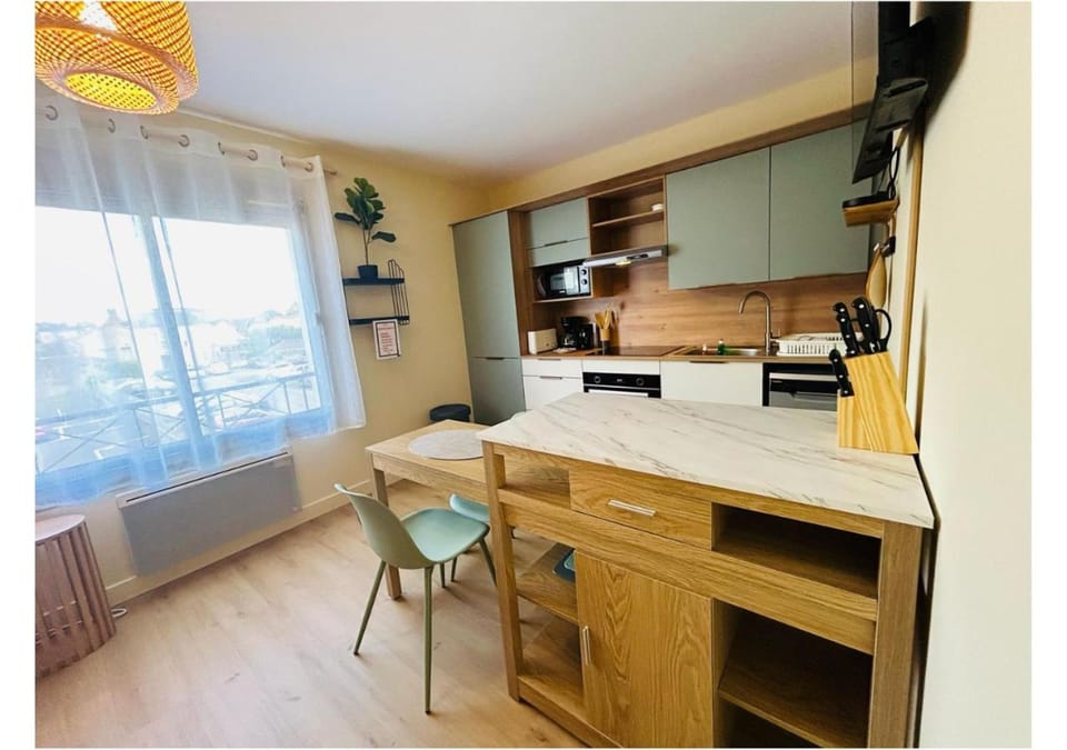 Dining area, Meals