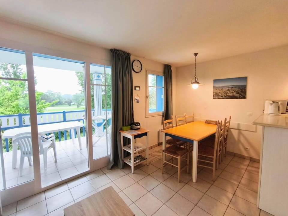 3 pièces avec grande terrasse sur le Golf de Port Bourgenay Apartment in Talmont-Saint-Hilaire