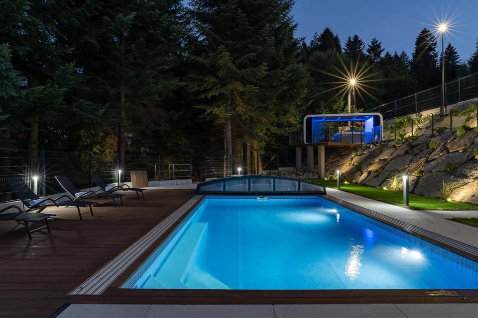 Property building, Night, Garden, Pool view, Swimming pool, sunbed