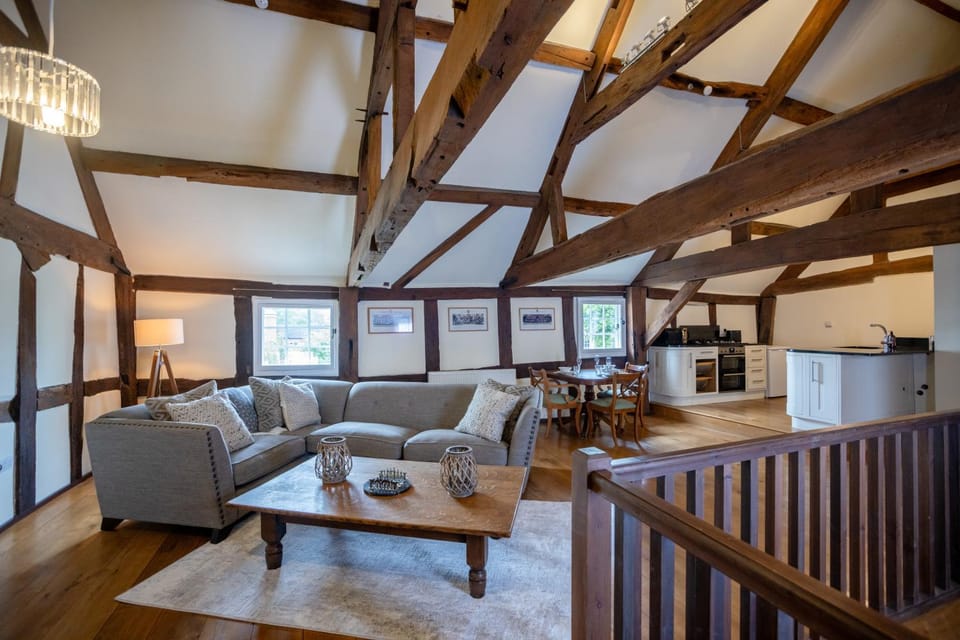 Photo of the whole room, Seating area