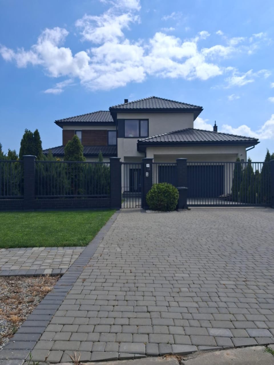 Facade/entrance, Street view