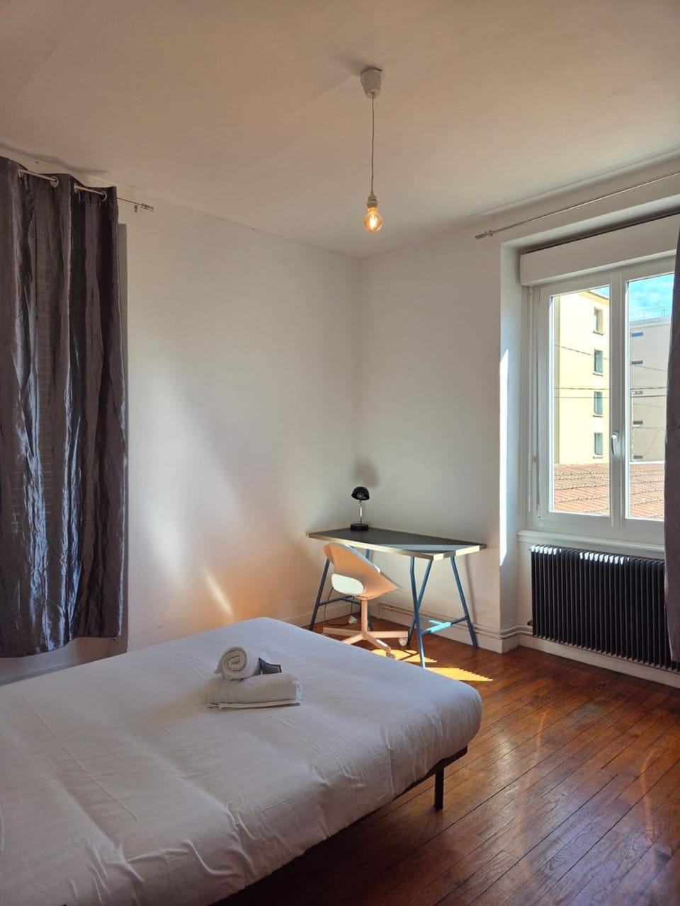 Grande Maison T3, proche confluence, Lyon centre, Garage House in Lyon
