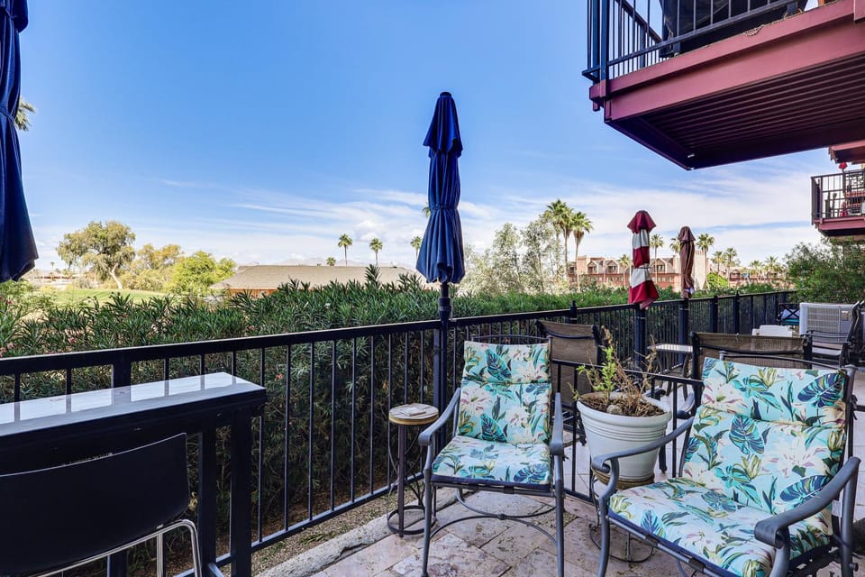 Golf, Boat, Swim! Walkable Lake Havasu Getaway House in Lake Havasu City