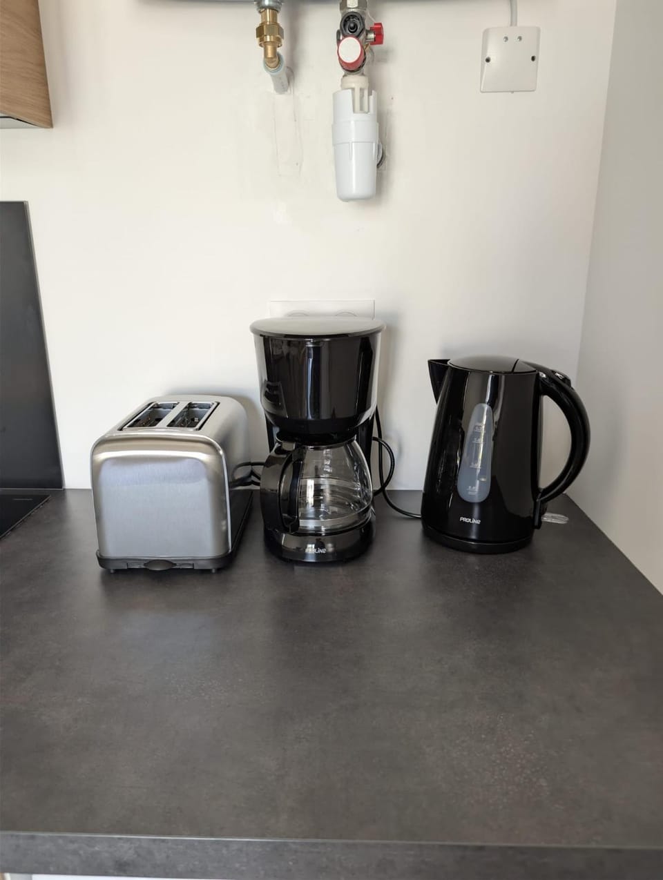 Coffee/tea facilities, toaster