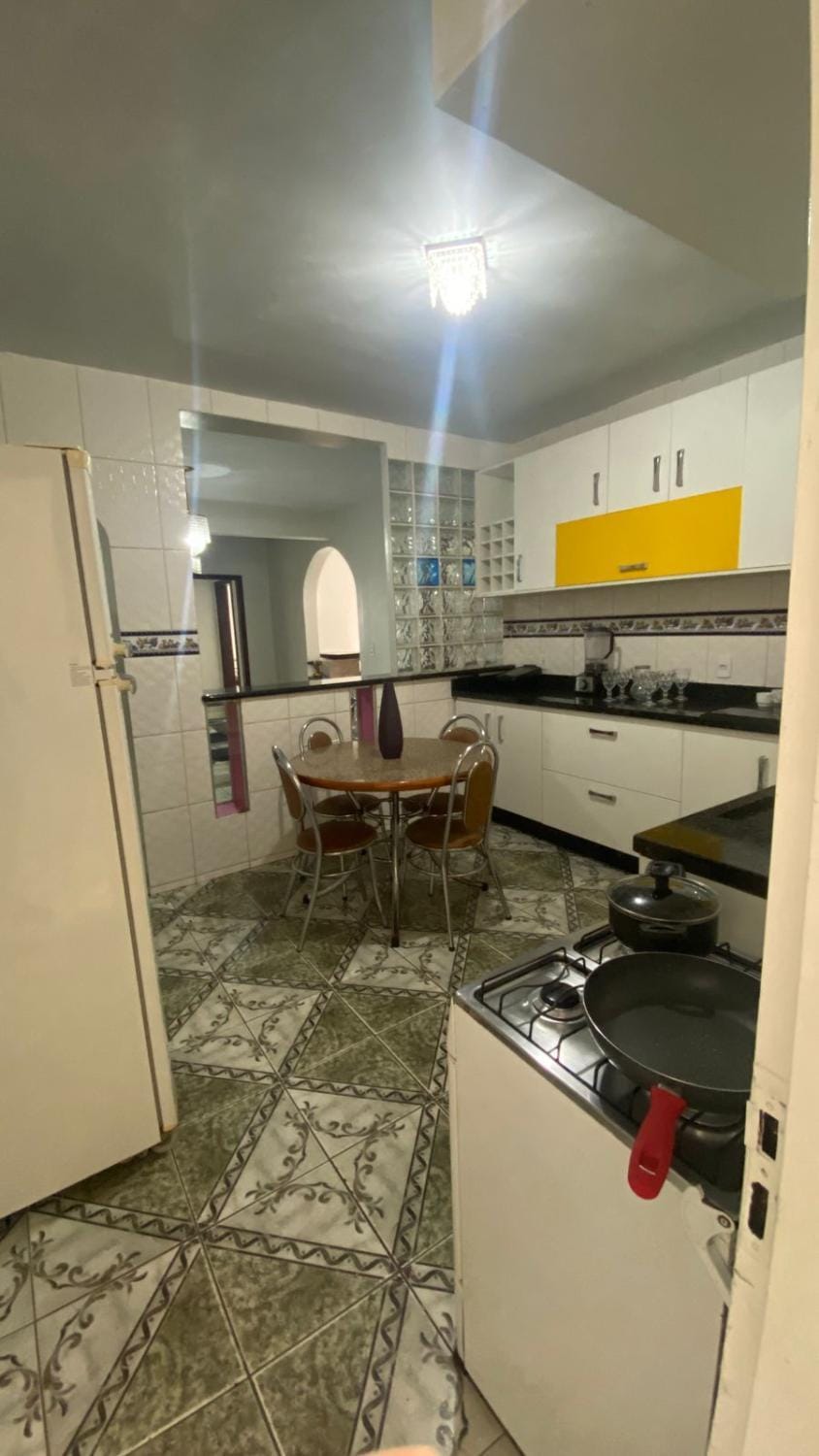 Casa espaçosa para 12 pessoas 2 vagas de estacionamento 5 minutos de Plano Piloto House in State of Goiás