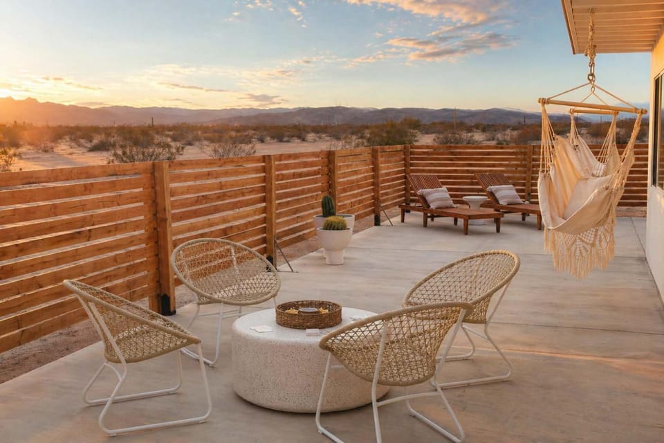 Hot Tub Meets Mojave Magic by Navigate Stays House in Twentynine Palms