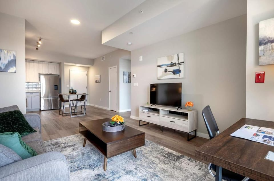 Waterfront Living at Harbor Point - Walkable and Scenic Apartment in Stamford