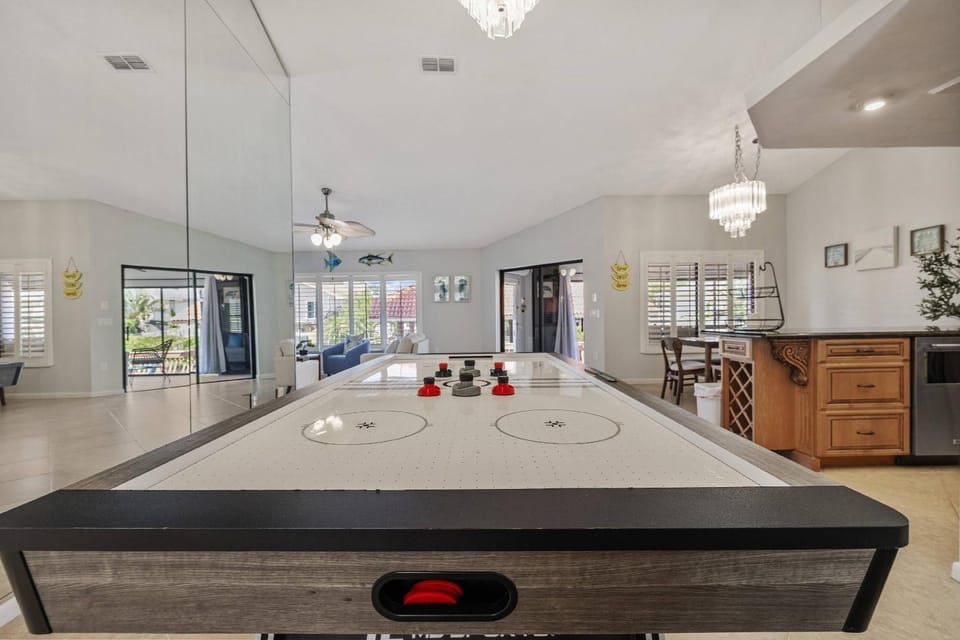 Palm Harbor Family Retreat House in Palm Harbor