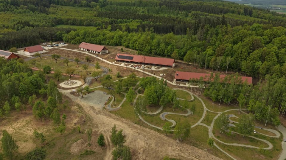 Neighbourhood, Bird's eye view, Area and facilities