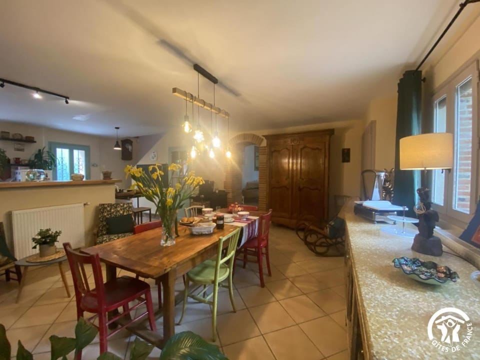 La chambre du mas Bed and Breakfast in Occitanie