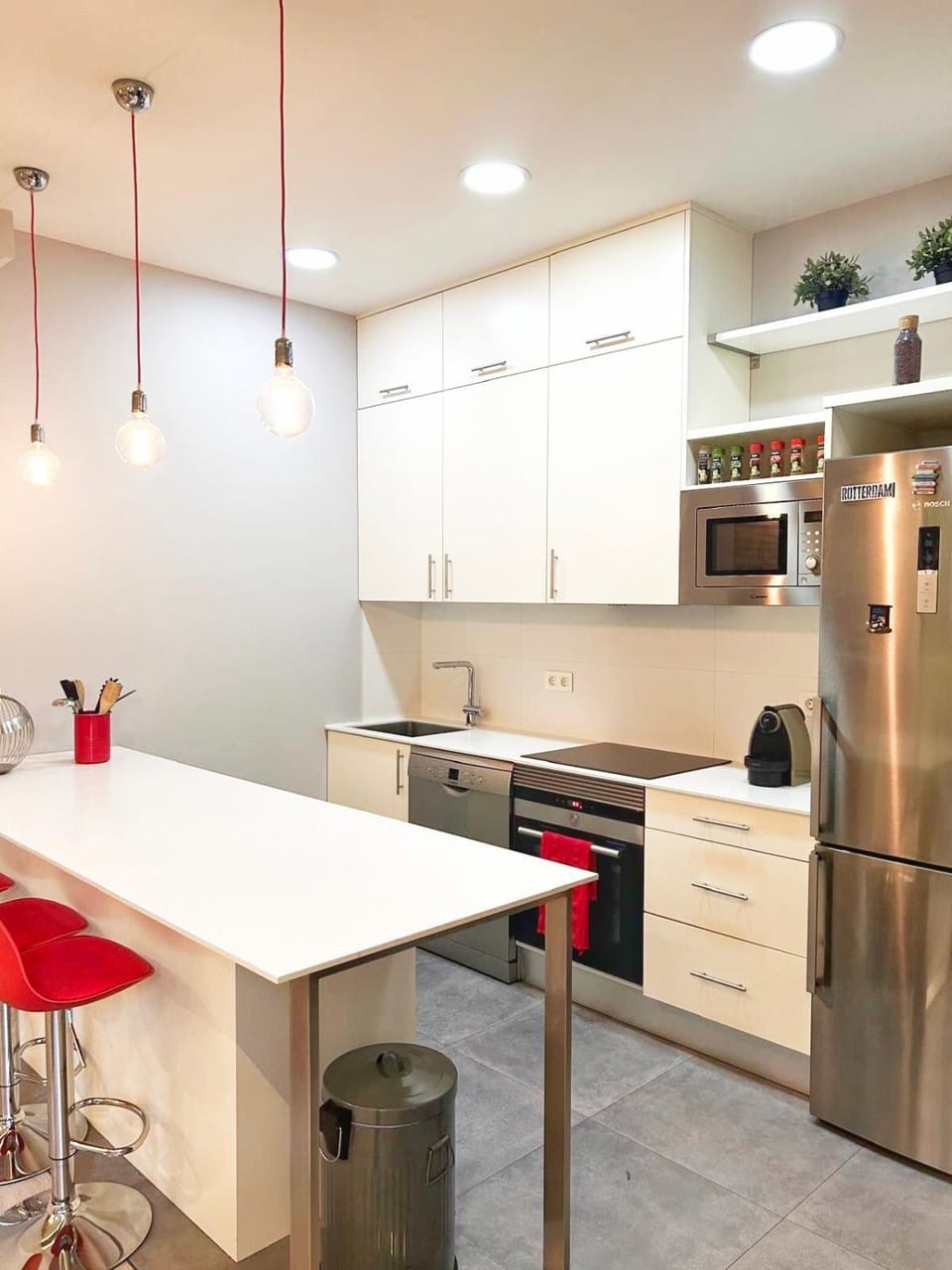 Dining area, dishwasher, oven, toaster