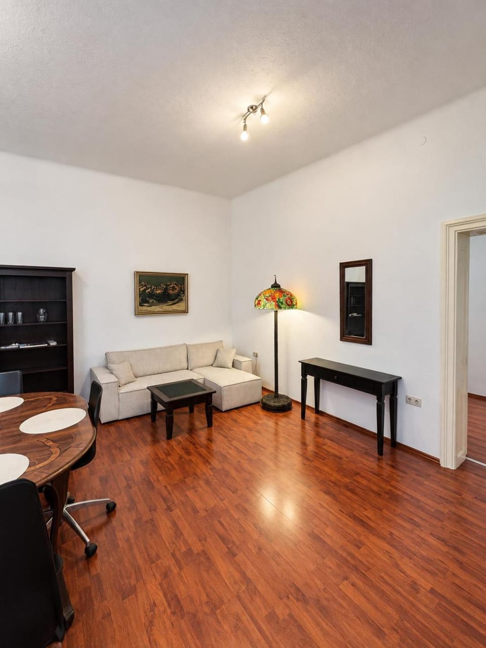 Spacious Cozy 2BD Apartment in Wien Mitte Apartment in Vienna