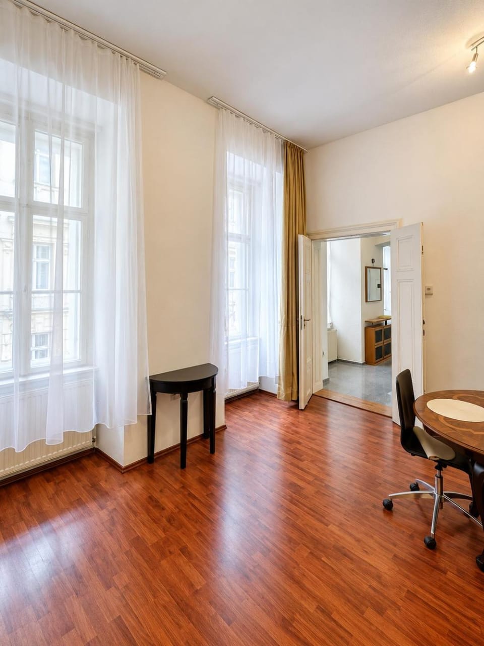 Spacious Cozy 2BD Apartment in Wien Mitte Apartment in Vienna