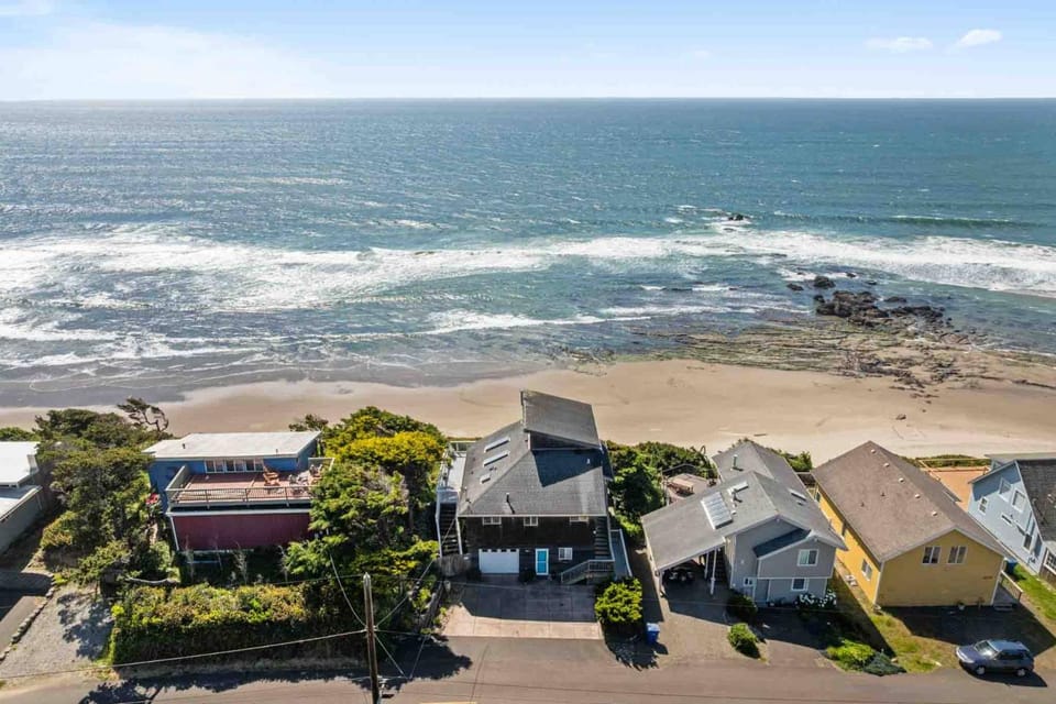 Sea Bluff House in Lincoln City