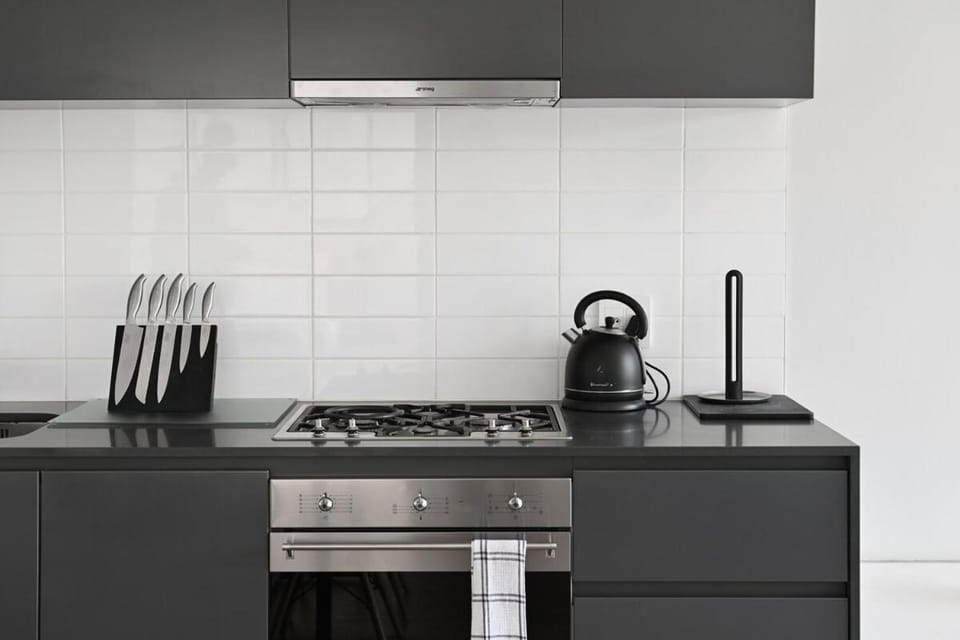 Secure 2Bed Green Point Retreat with Rooftop Pool & BBQ Apartment in Cape Town