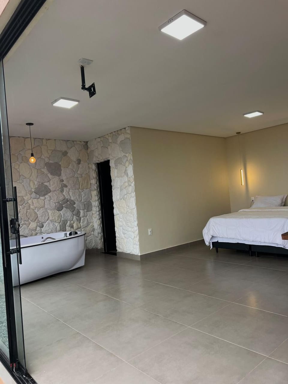 Romantic retreat with 360-degree view from the hot tub Villa in State of Minas Gerais, Brazil