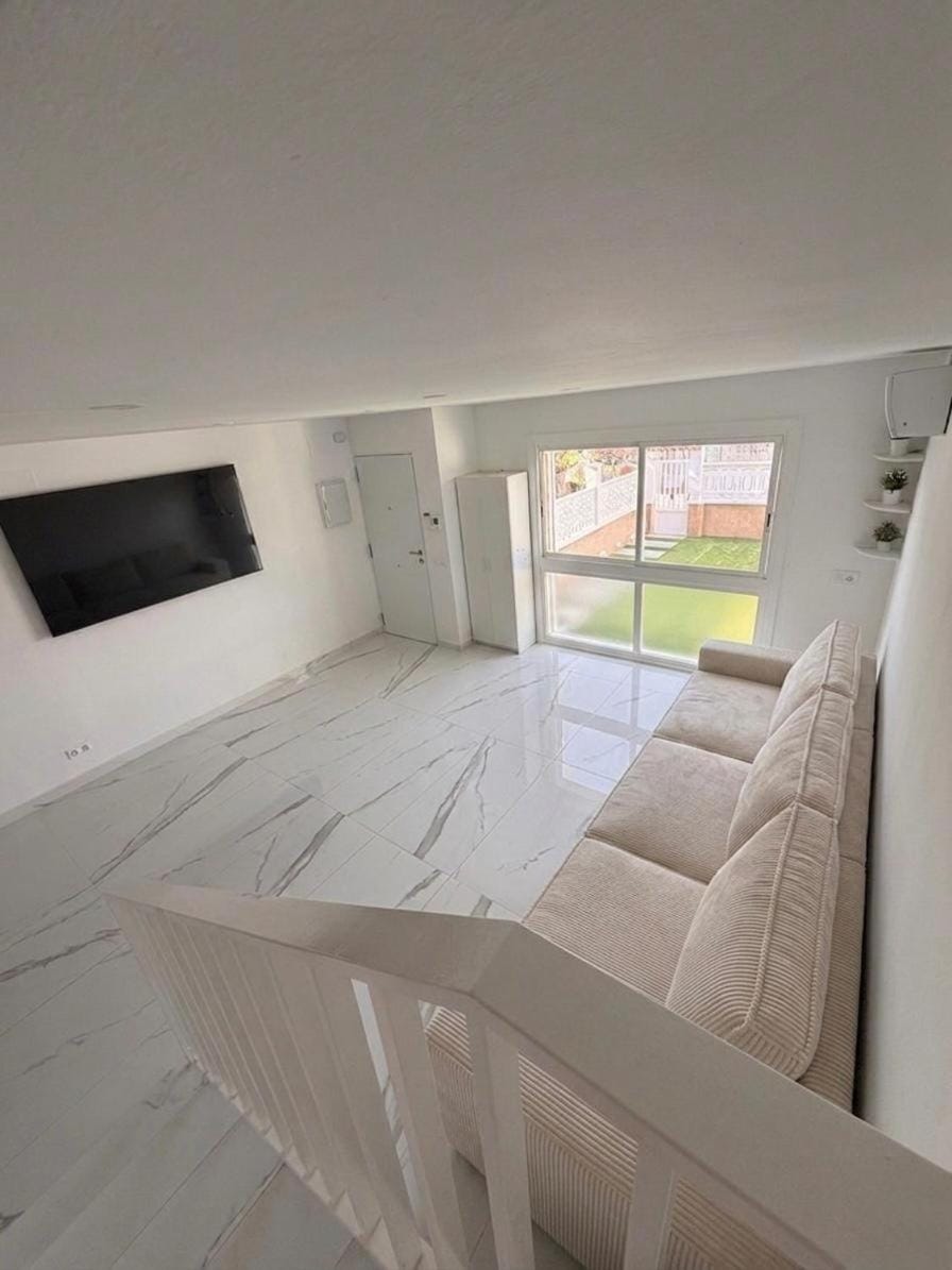 Communal lounge/ TV room, TV and multimedia, Living room