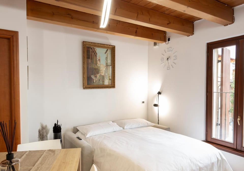 Bed, Living room, Seating area